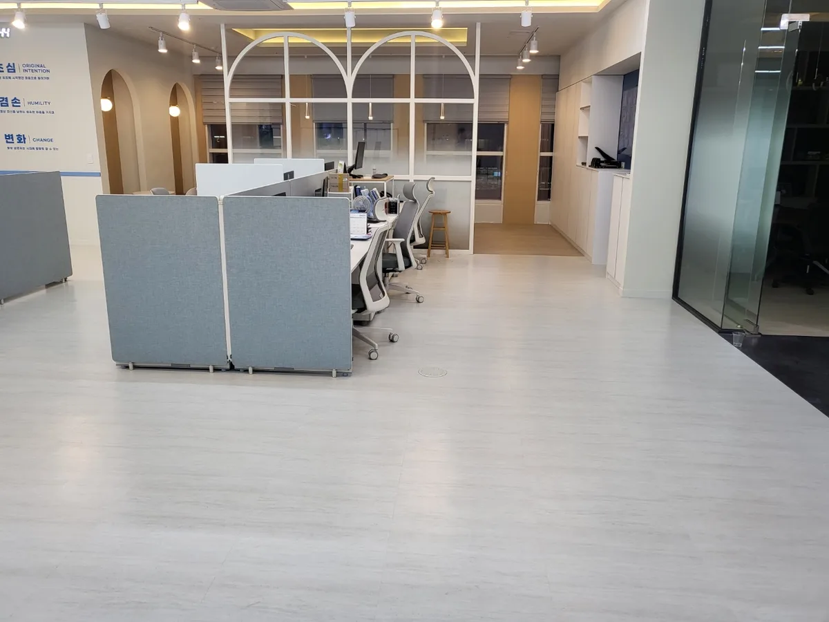 포항시 남구 괴동동 사업장 복도·대기 동선 야간 위생청소 사례 - 행진크린
