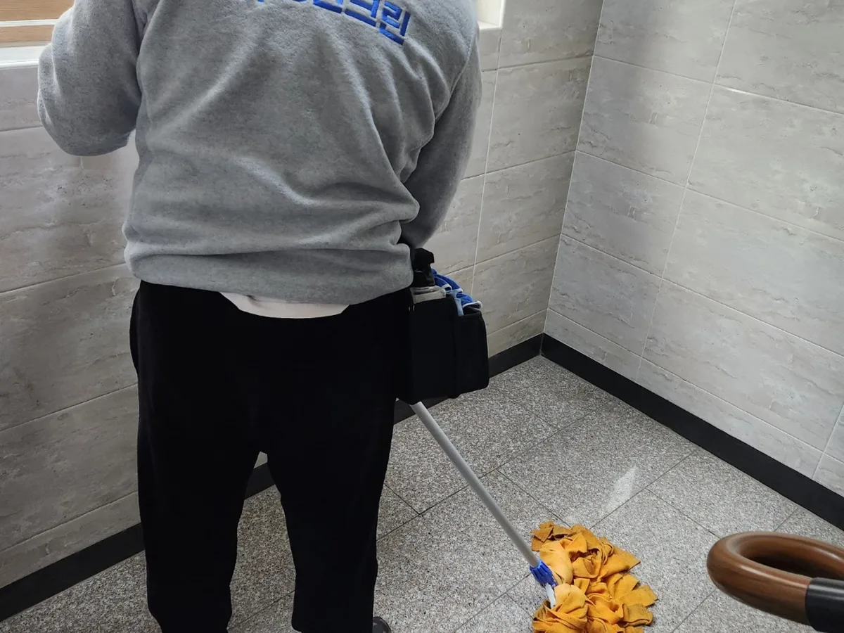 포항시 북구 기계면 건물 복도·대기 동선 야간 위생청소 사례 - 행진크린