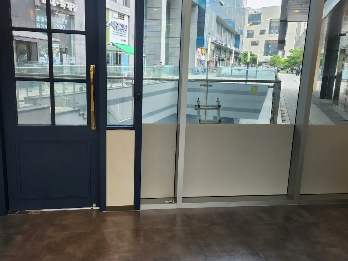 청도군 운문면 현장 출입문·프레임 바닥 위생청소 사례 - 행진크린